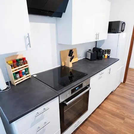 10 Min Koeln - Premium - Wlan & Parking Appartement